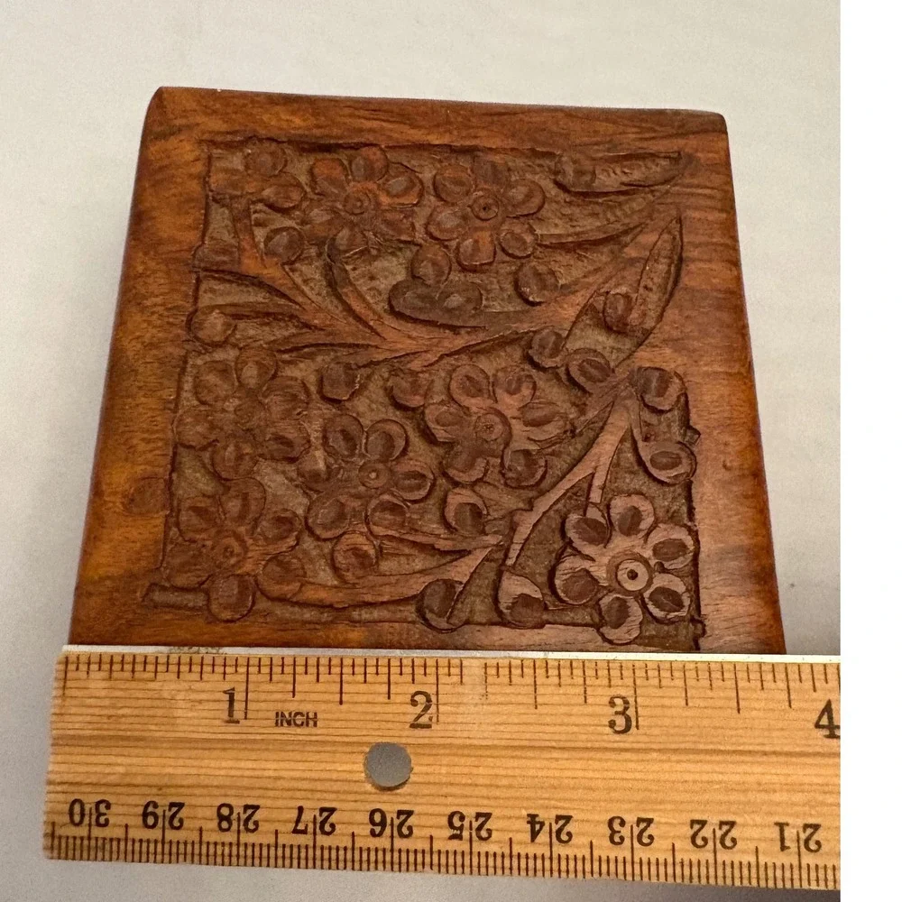 Vintage Disneyland Wooden Trinket Box Floral Carving Keepsake Jewelry‎ Organizer